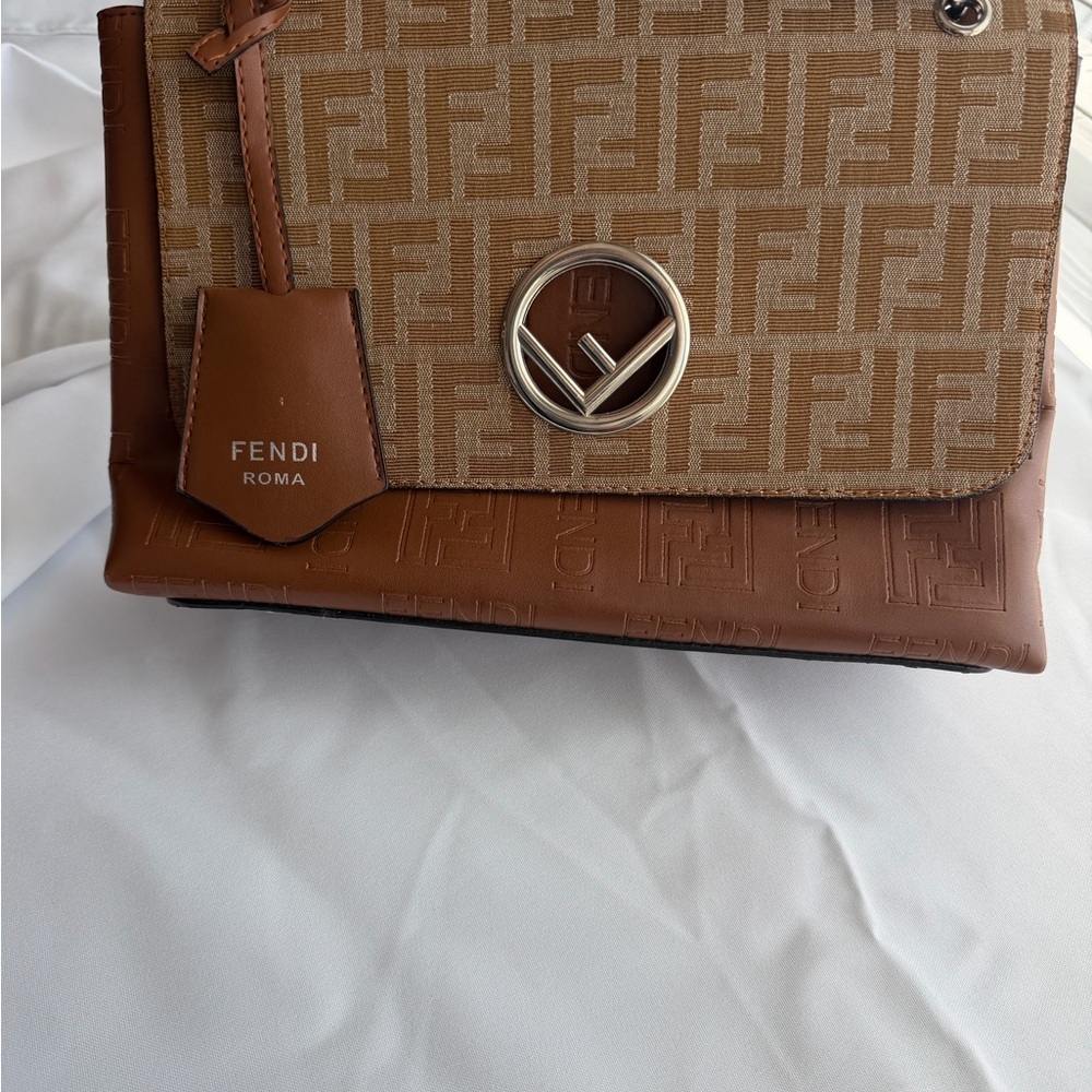 Brown and Cream Shoulder Bag - Picture 2 of 7